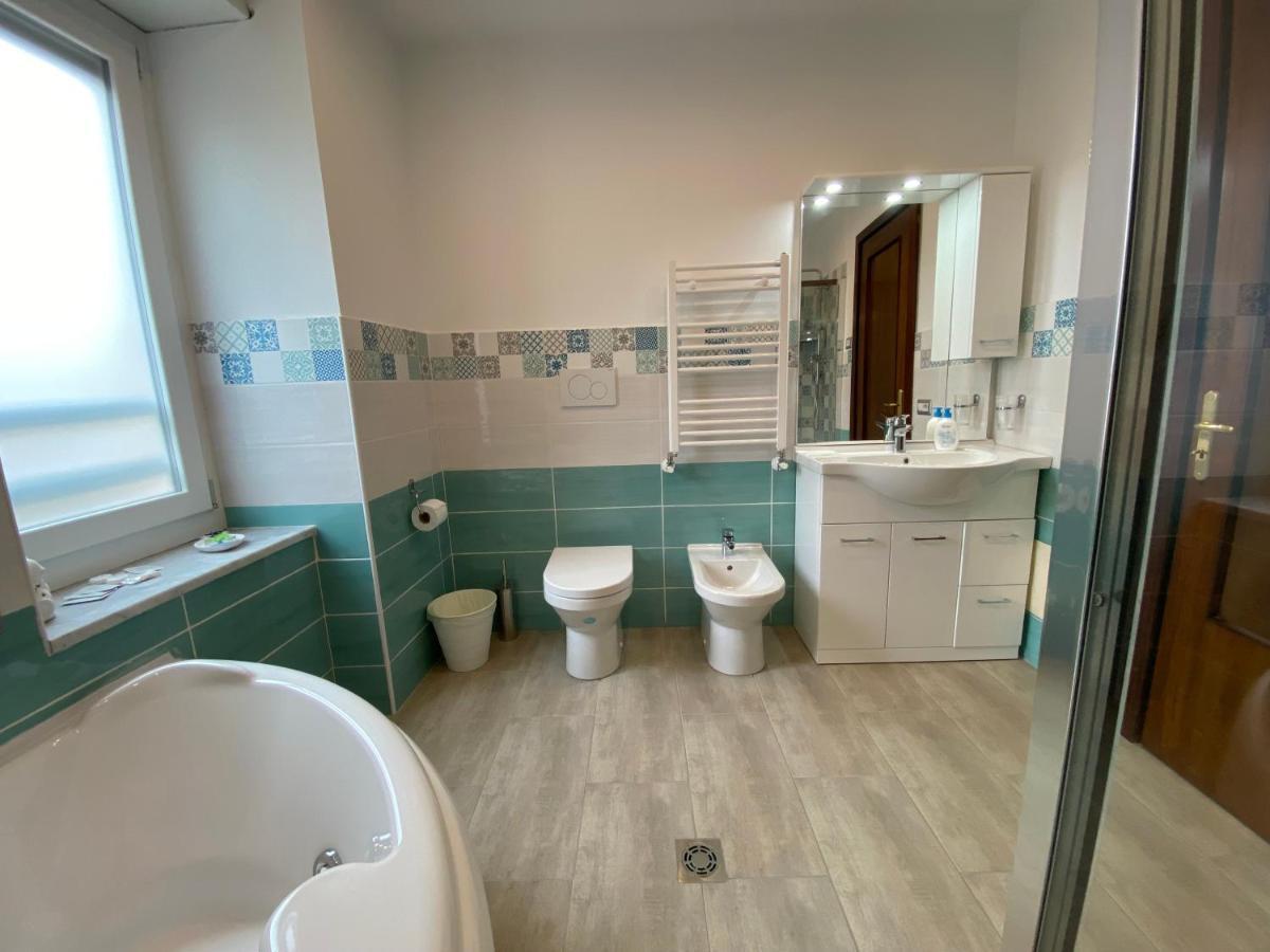 Deluxe Double Room Bath