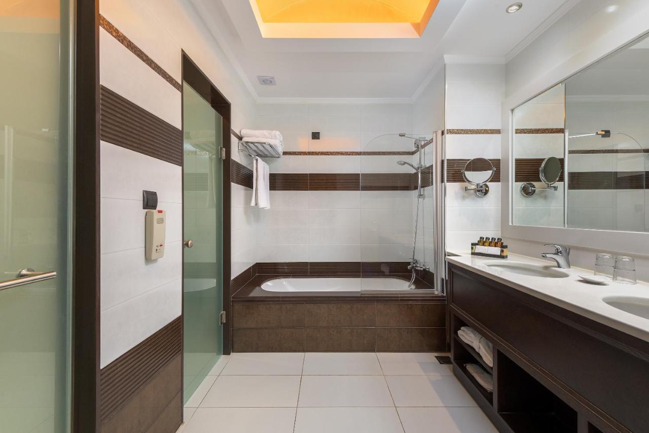 Junior Suite with Pool View (Adults Only),1161859050:JPEG