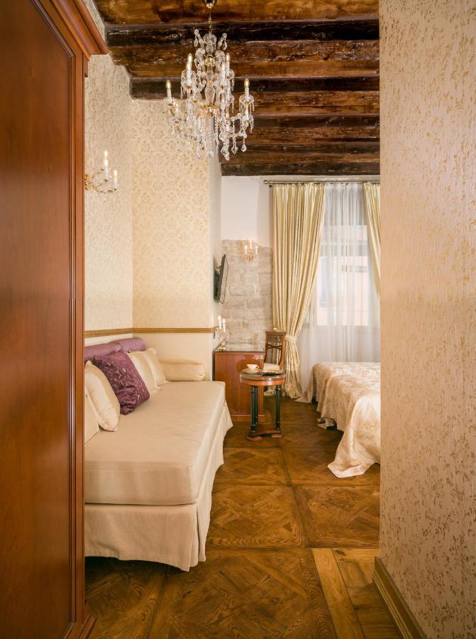 Deluxe Double Room Old Town View