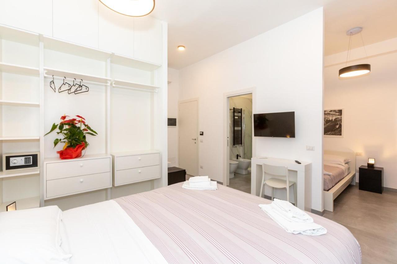 Comfort Triple Room Shower