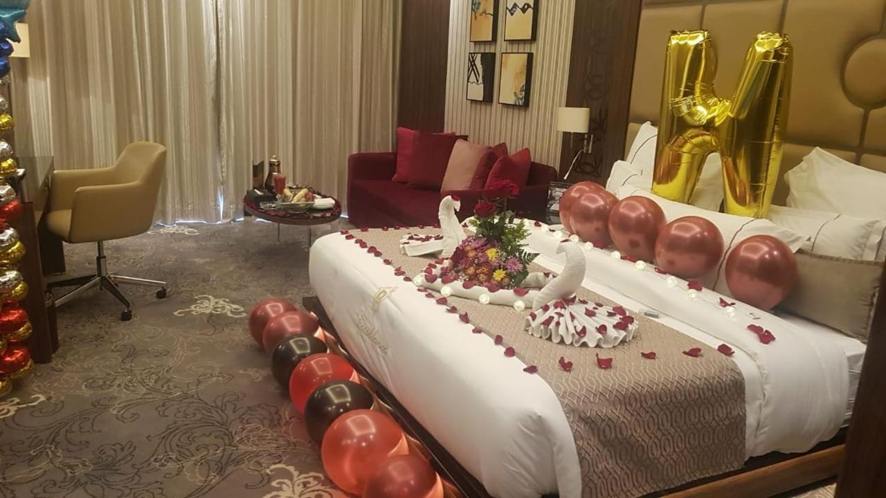 Executive Suite,1223712868:JPEG