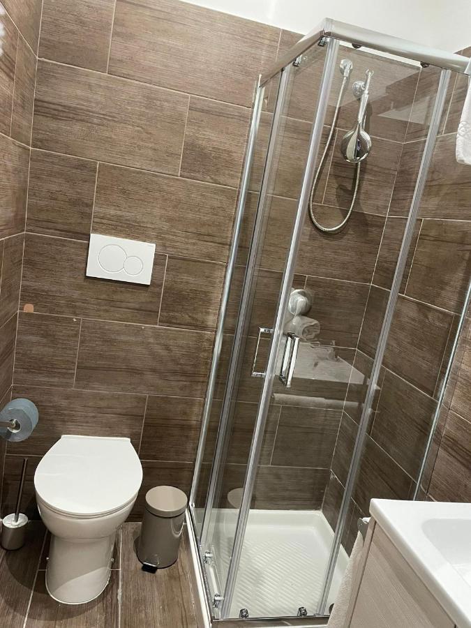 Double Room Private Bathroom