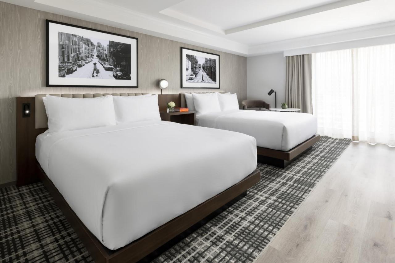 Queen Room Two Queen Beds tub Disability access