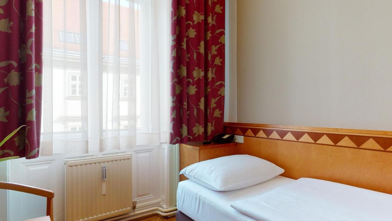 Small Single Room,1210068604:JPEG