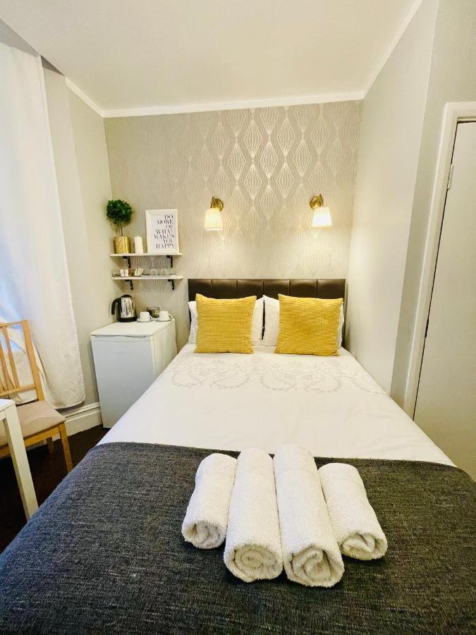 Basic Triple Room