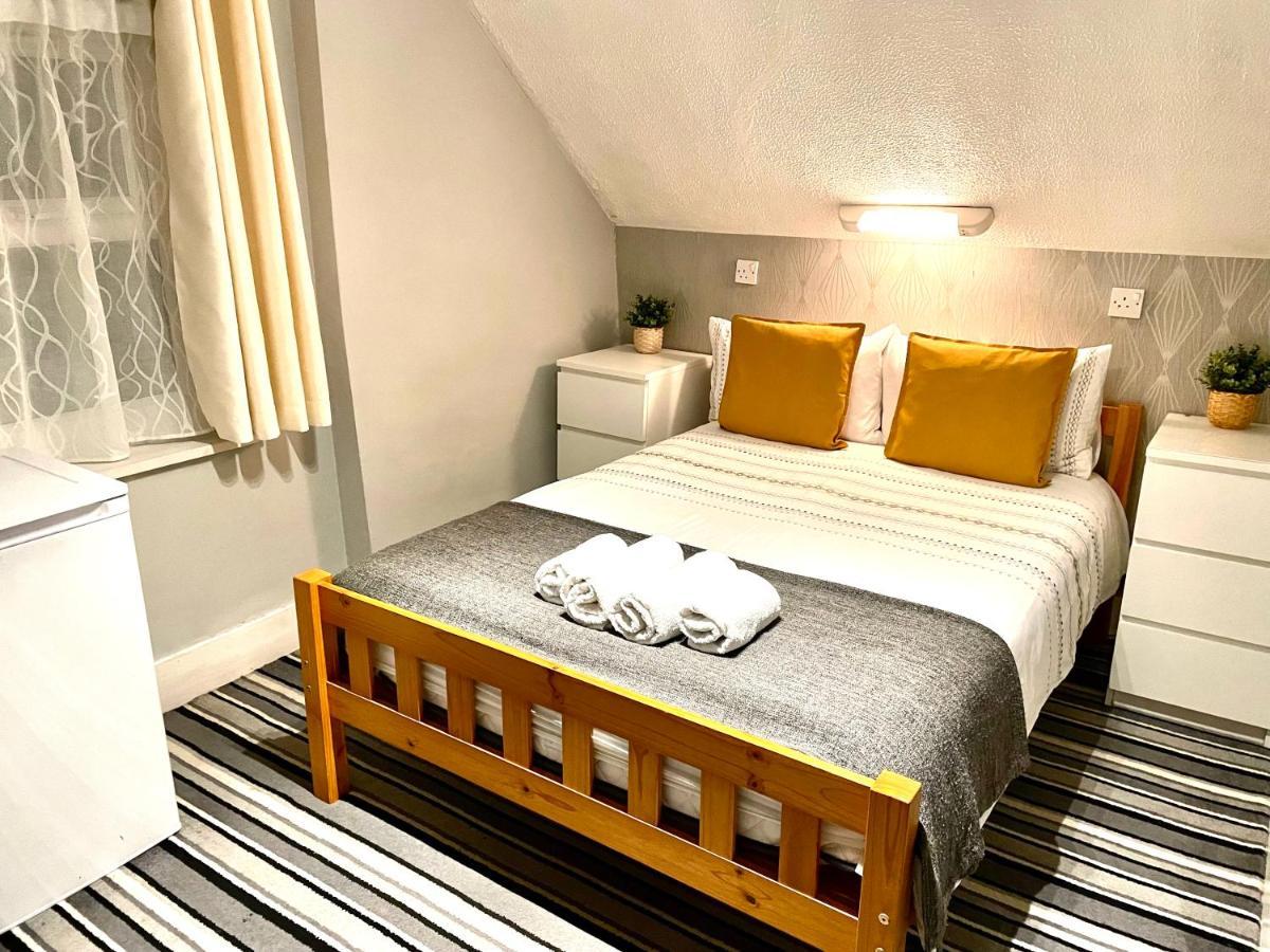Double Room Private Bathroom