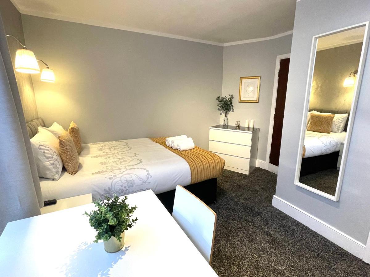 Comfort Triple Room Shower