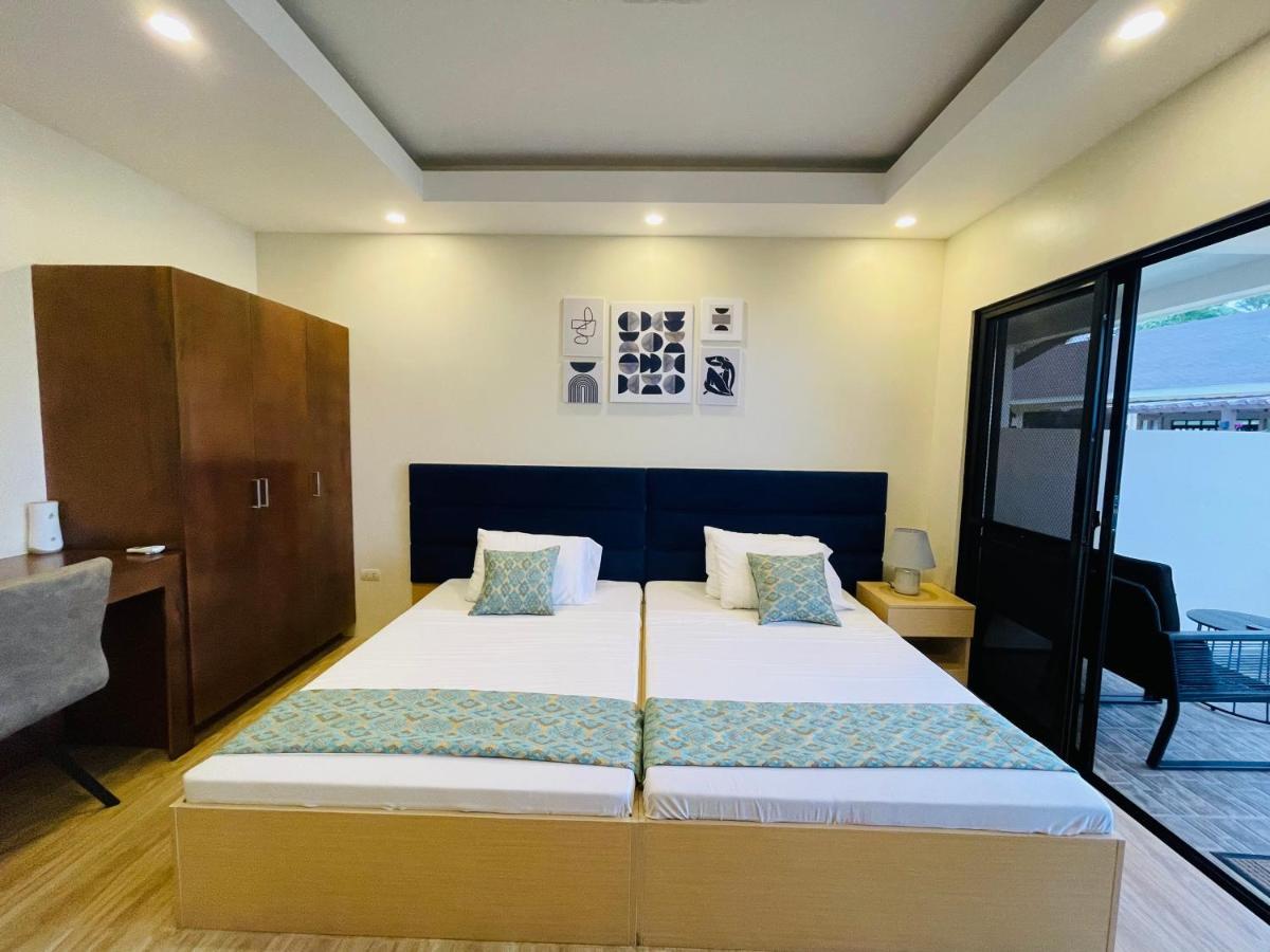 Deluxe Double or Twin Room Pool View