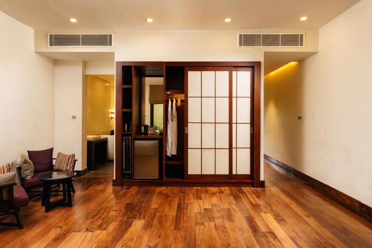 Courtyard Room