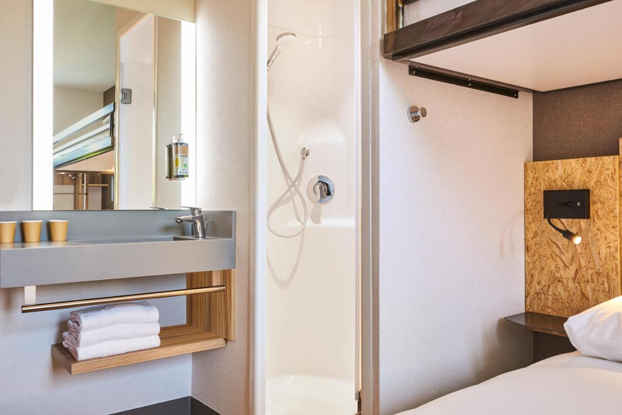 Standard Double Room with One Bunk Bed,1558387186:JPEG