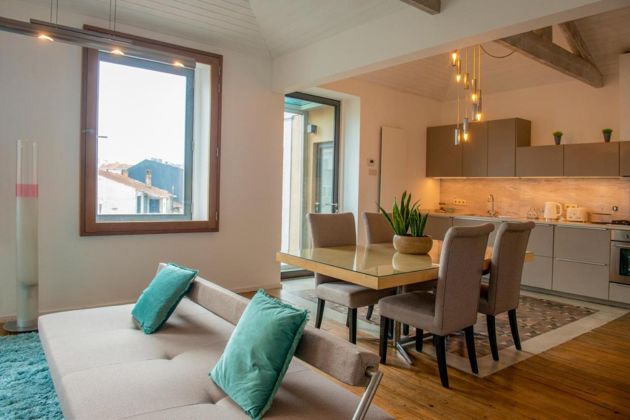 Deluxe Apartment