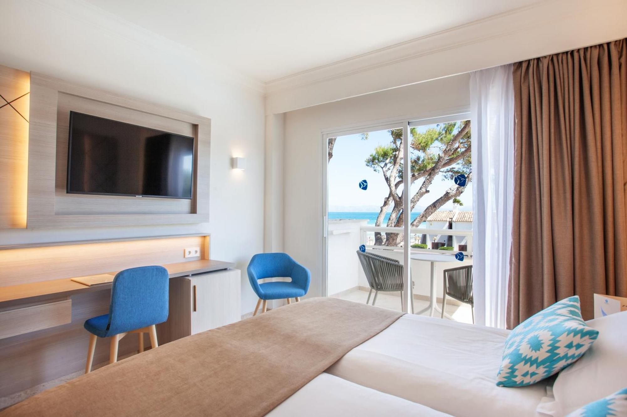 Double or Twin Room Side Sea View