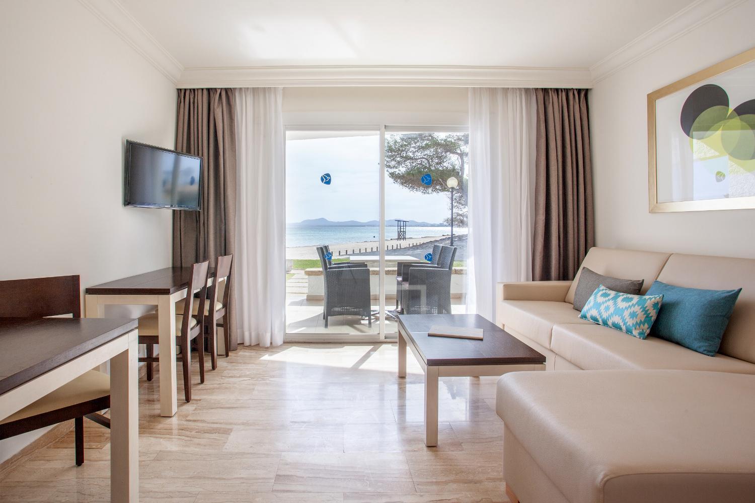 One-Bedroom Apartment Side Sea View