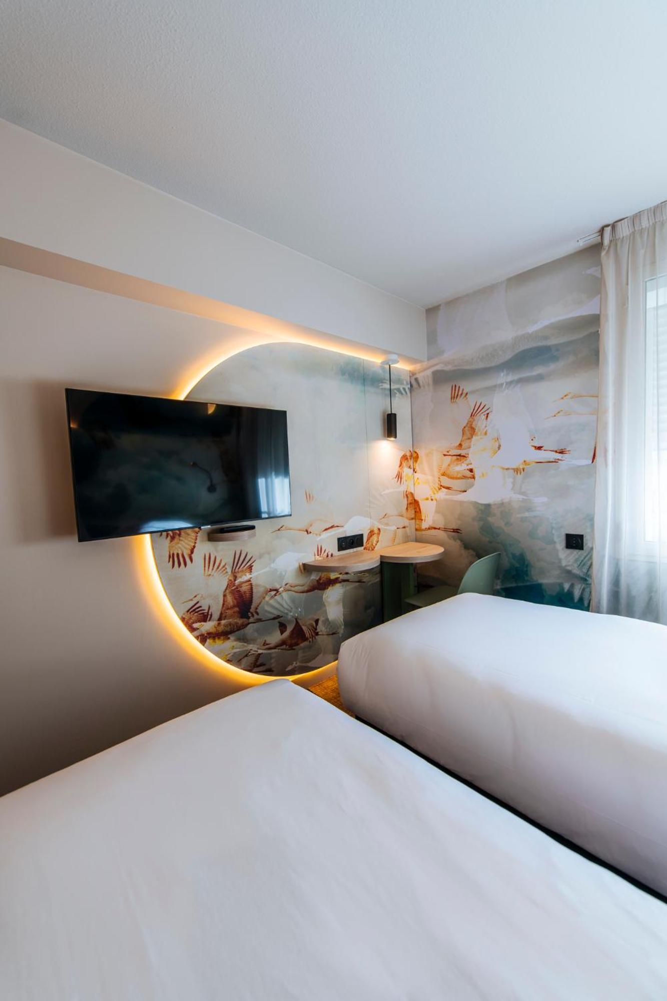Standard Two Single Bed