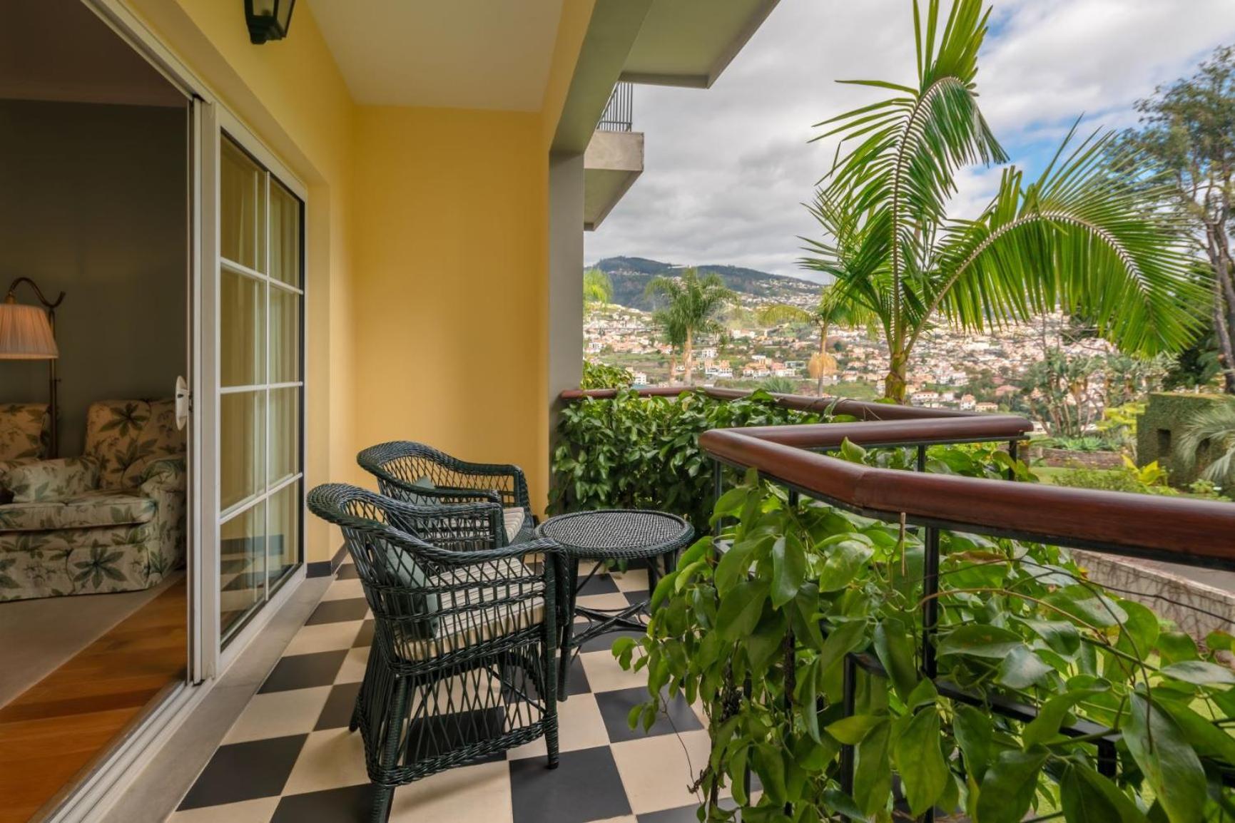 Botanical Premium Suite