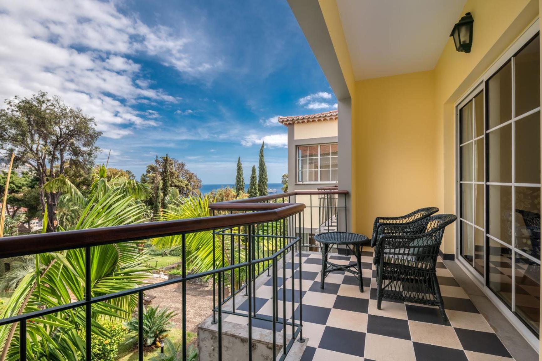Botanical Premium Suite