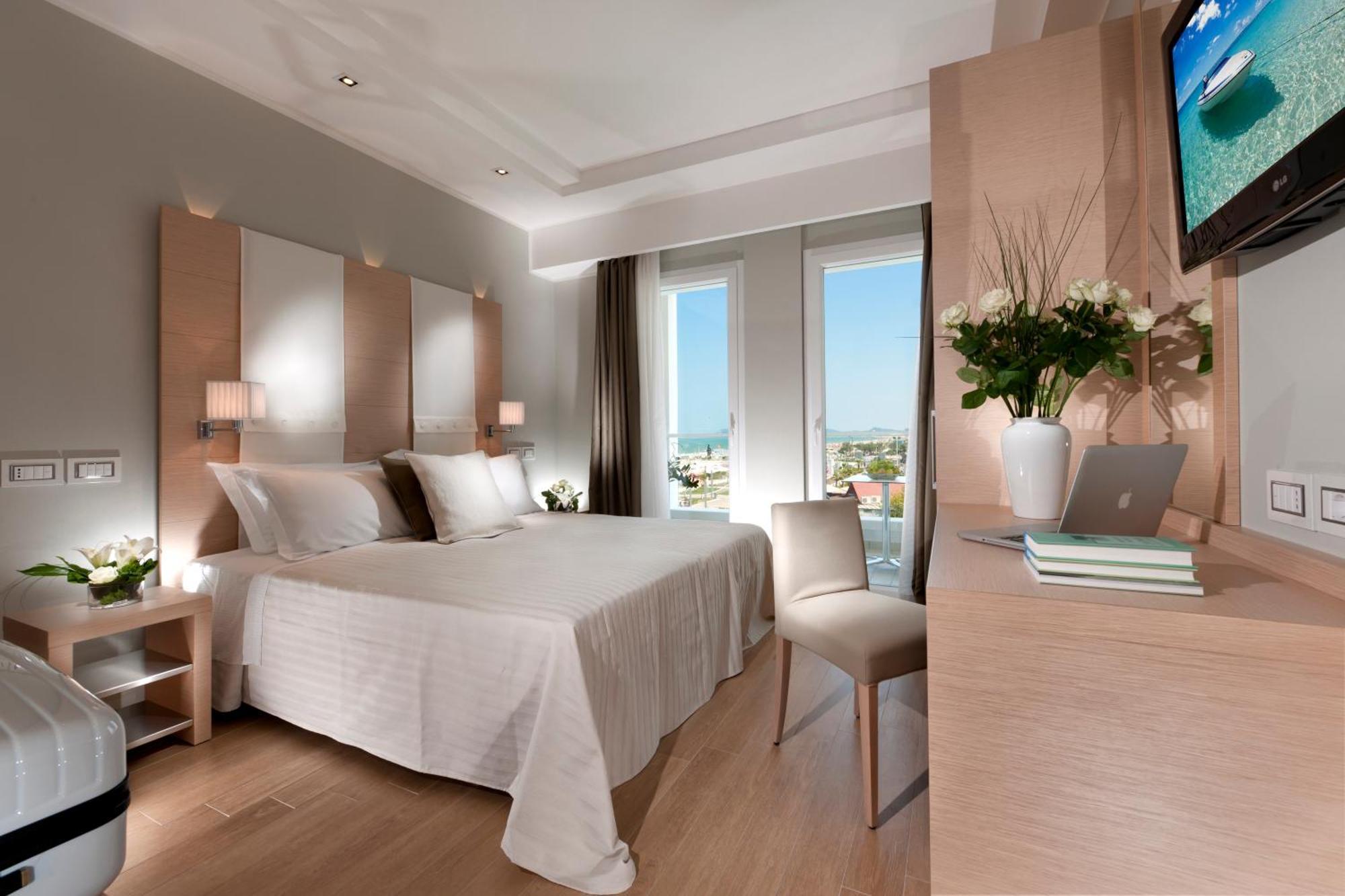 Superior Room Lateral Sea View