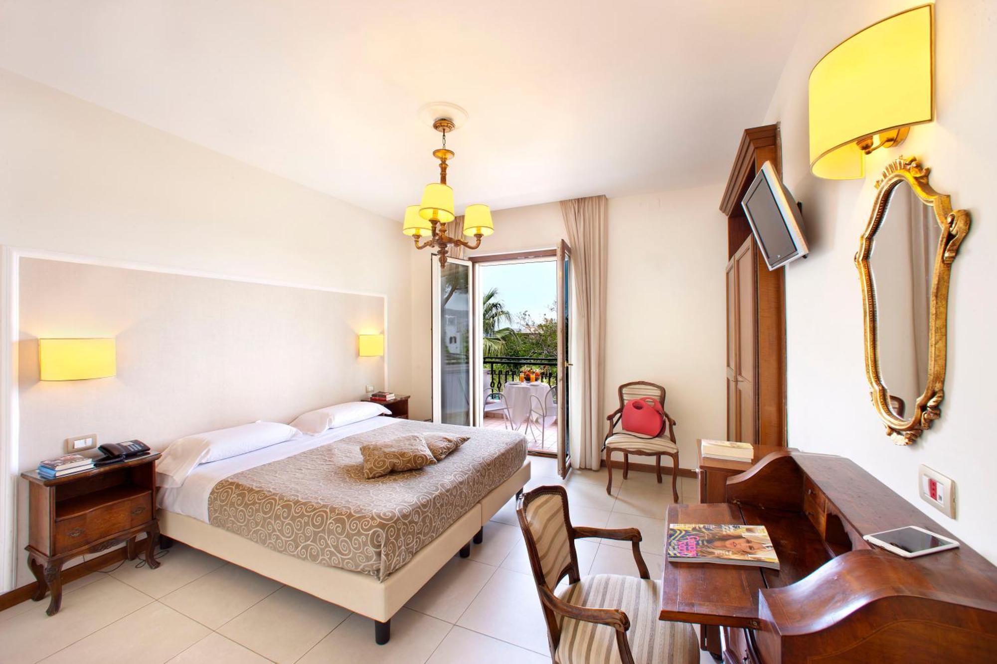 Classic Double Room Balcony,1209551335:JPEG