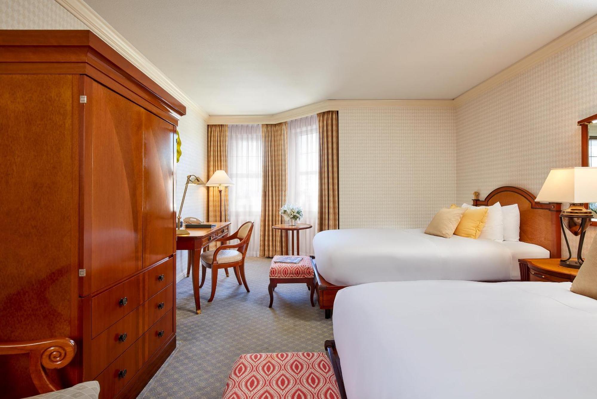 Deluxe Twin Room Two Twin Beds