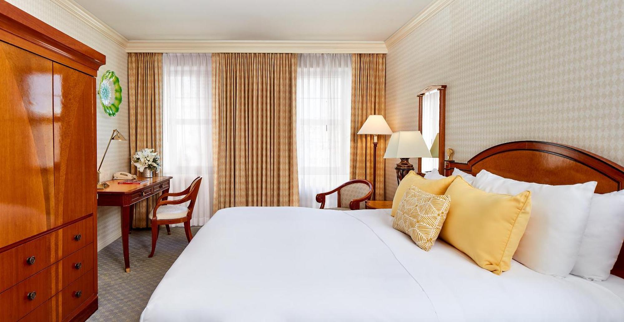 Deluxe King Room