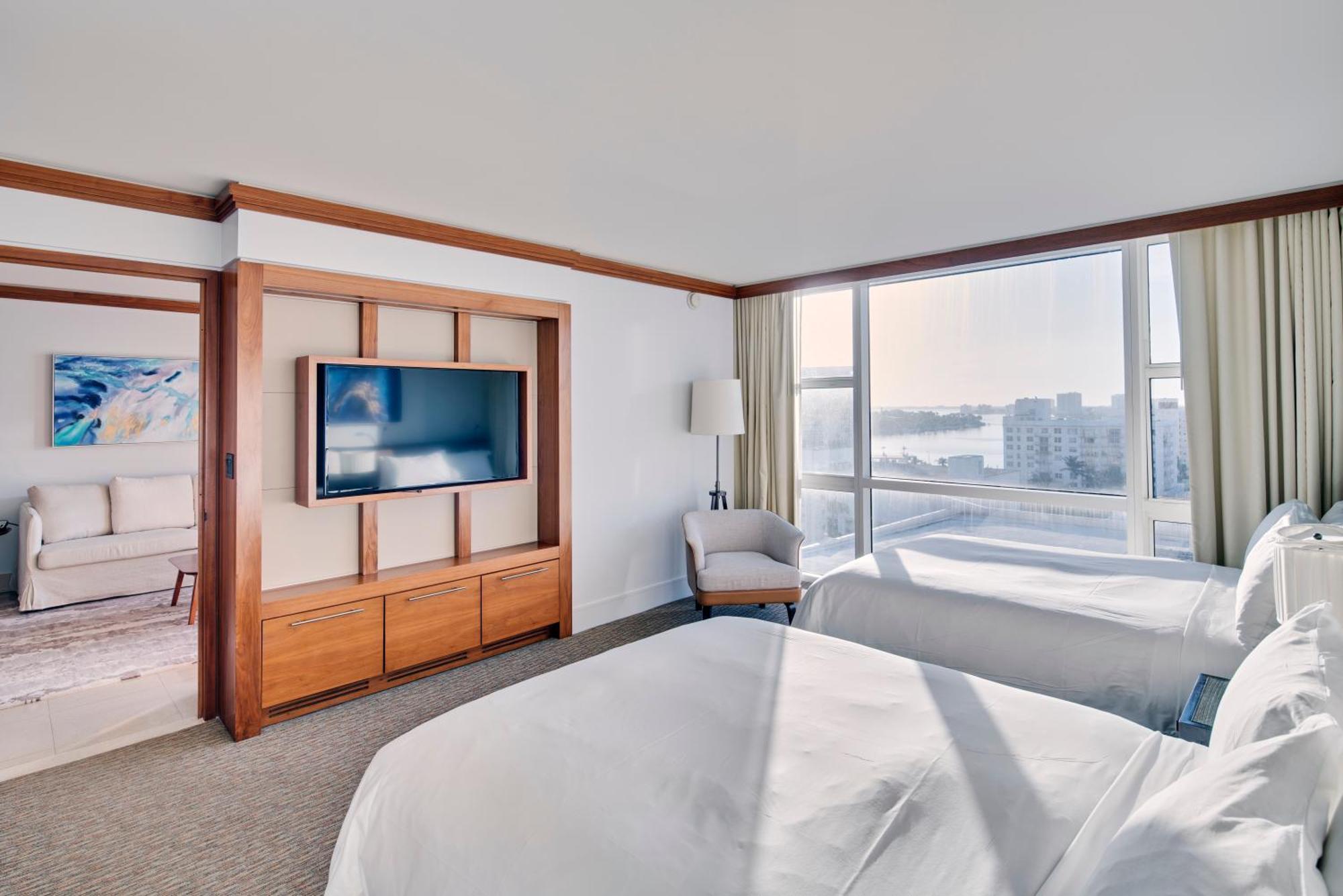 One-Bedroom Apartment Two Queen Beds City View