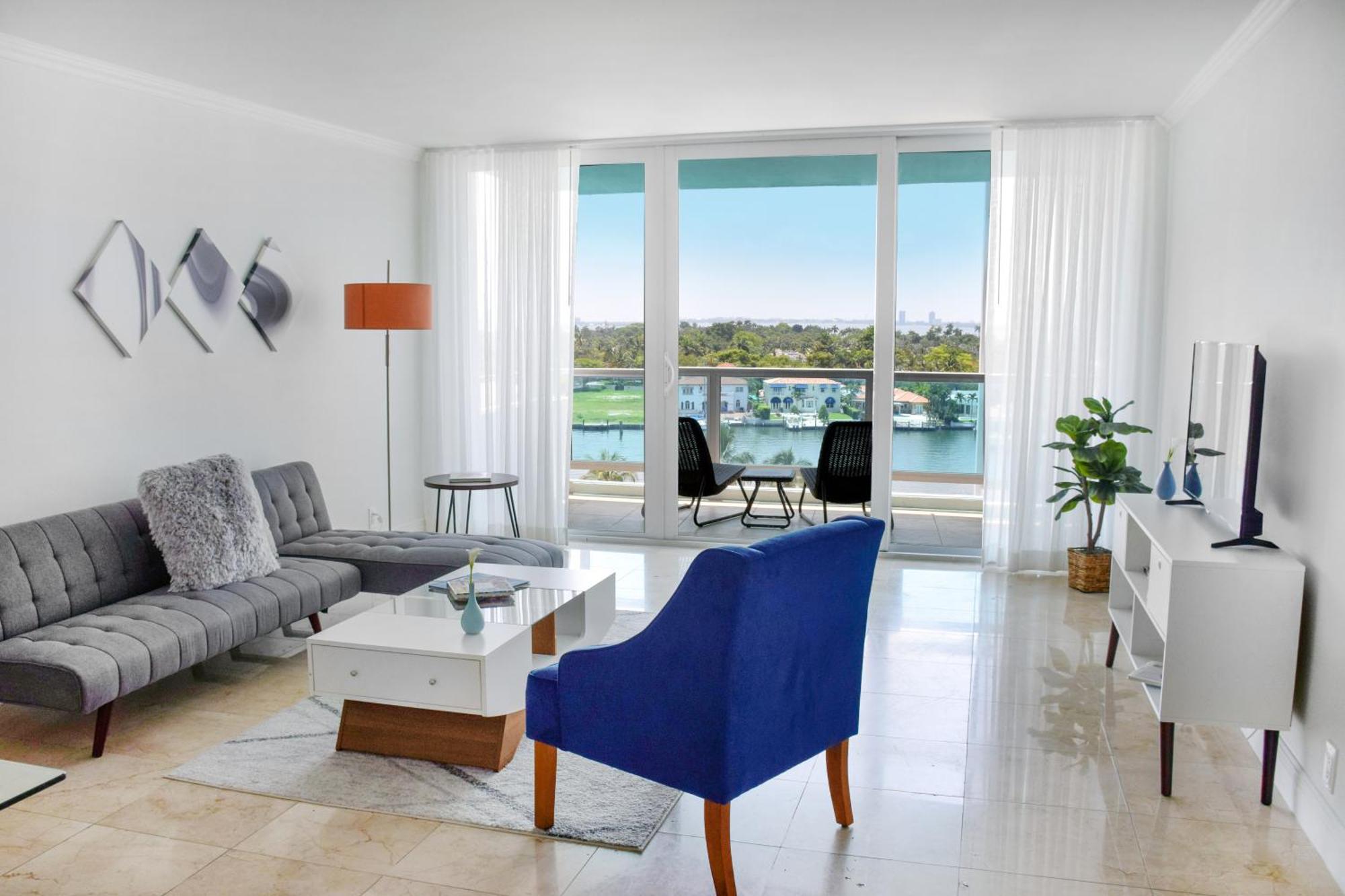 Deluxe Cityview Suite 1 Bedroom & 15 Bath Balcony