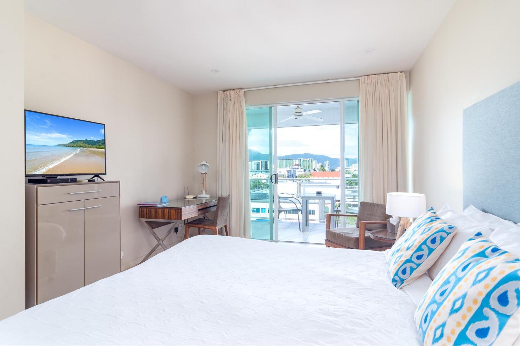Hotel Suite,1212251476:JPEG