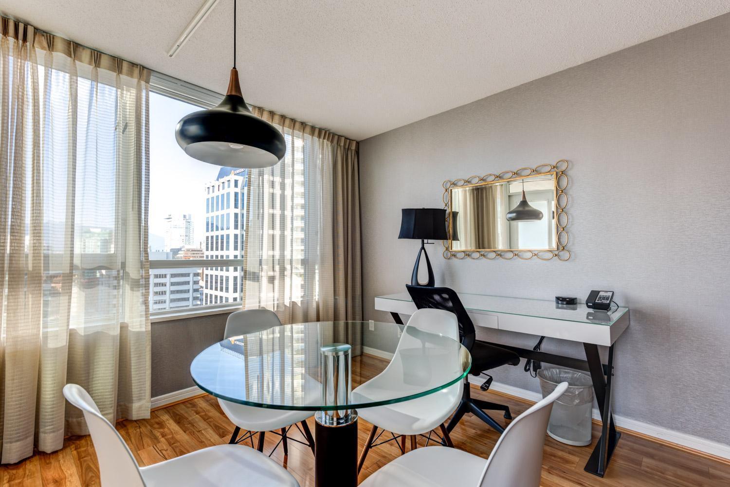 Executive Two-Bedroom Suite with 1 King and 1 Queen
