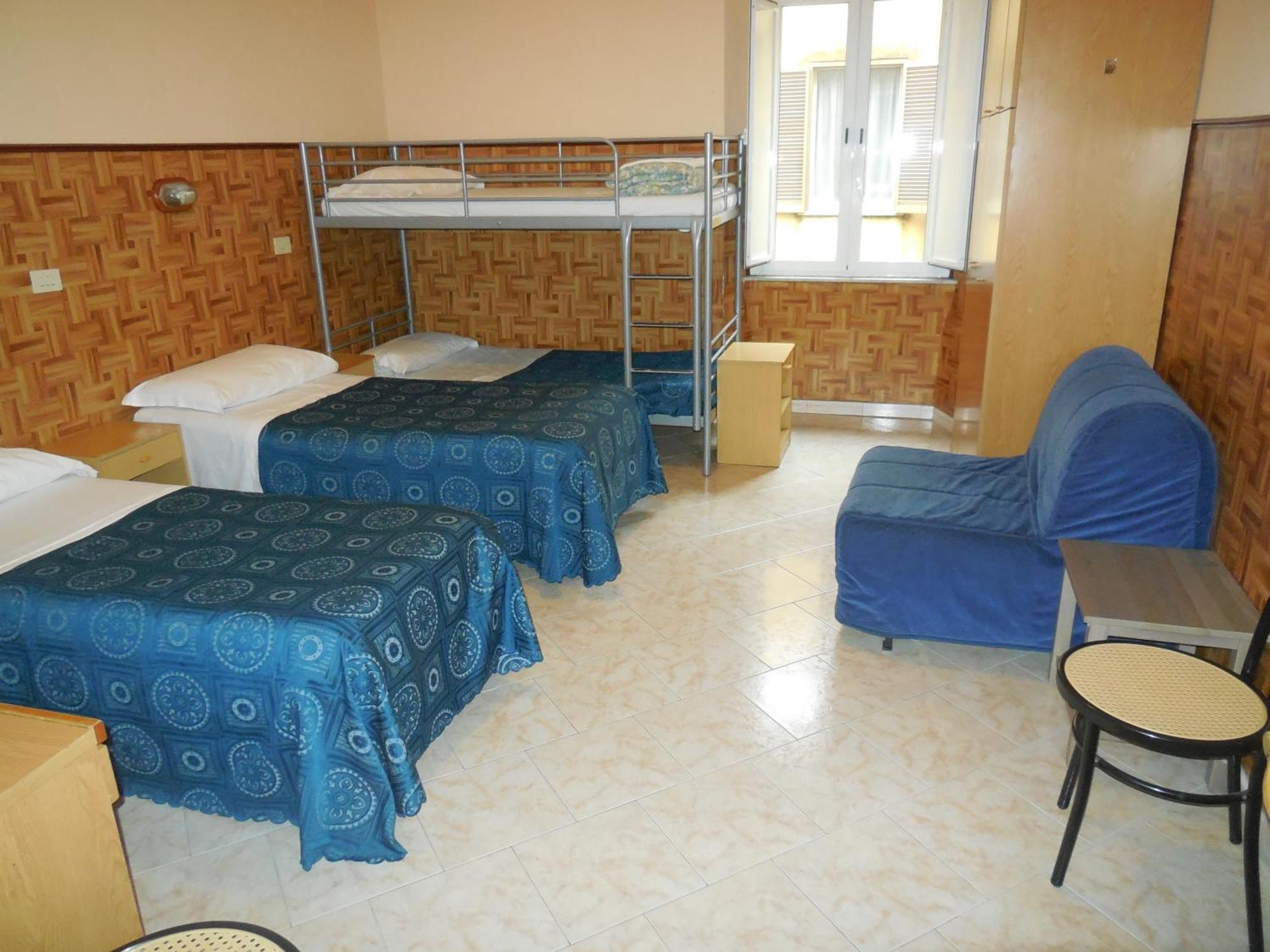 Bed 5-Bed Female Dormitory Room