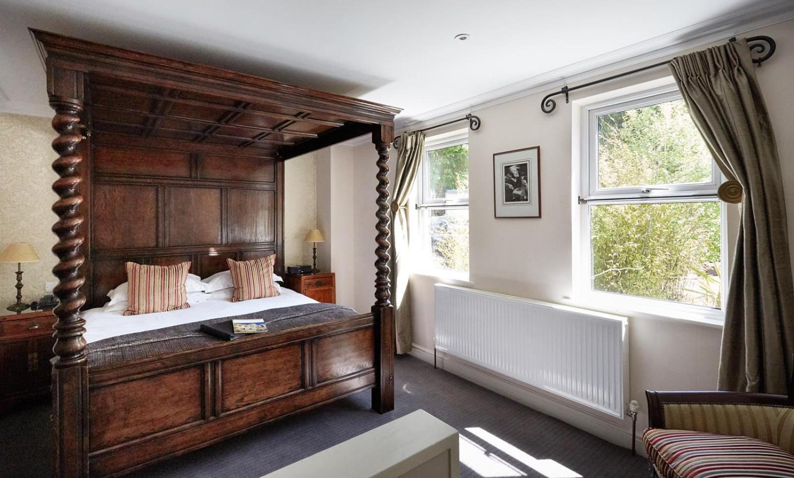 Four Poster Room Garden View