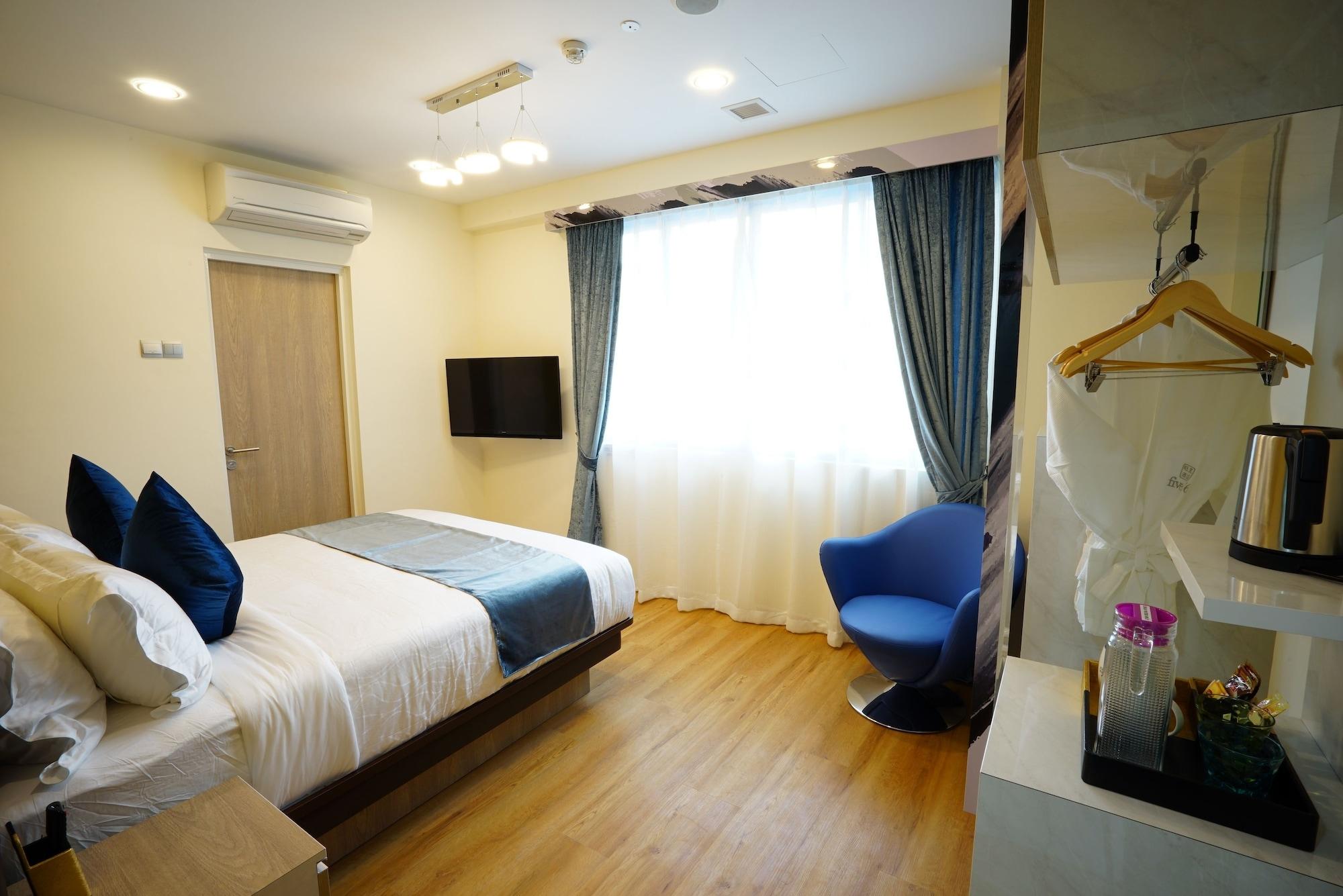 Superior Queen Room