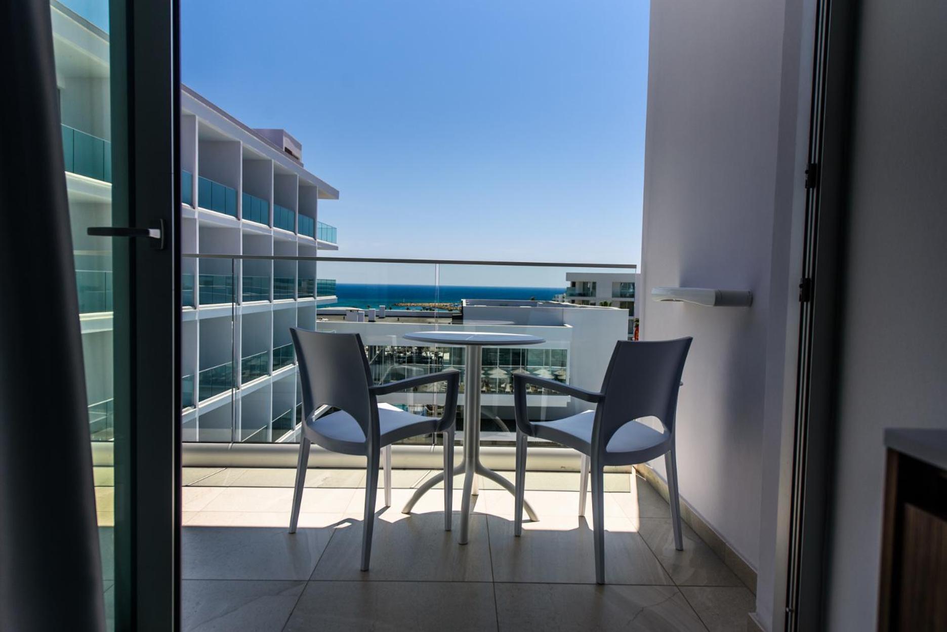 Double or Twin Room Pool View
