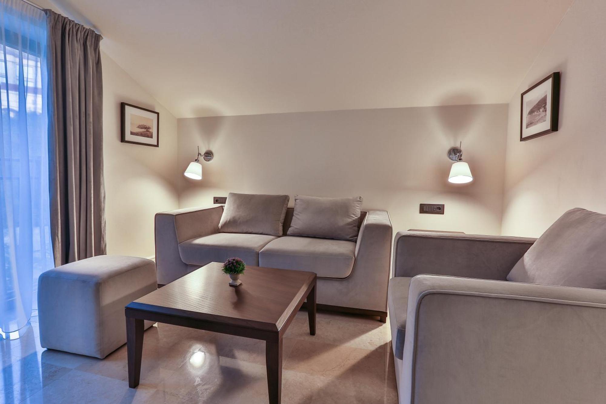 Junior Suite with Mountain View