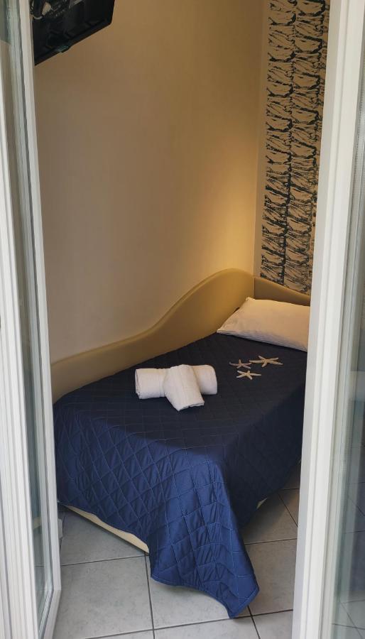 Single Room Balcony