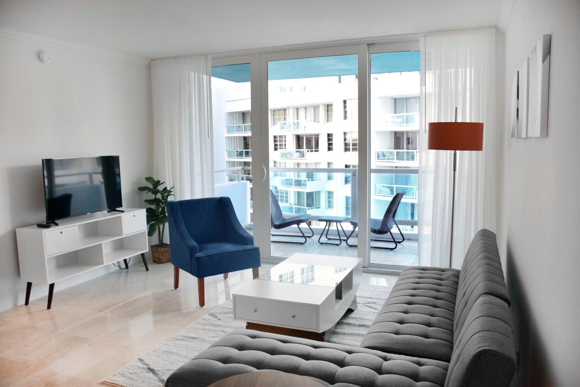 Deluxe Cityview Suite 2 Bedroom & 2 Bath Kitchen