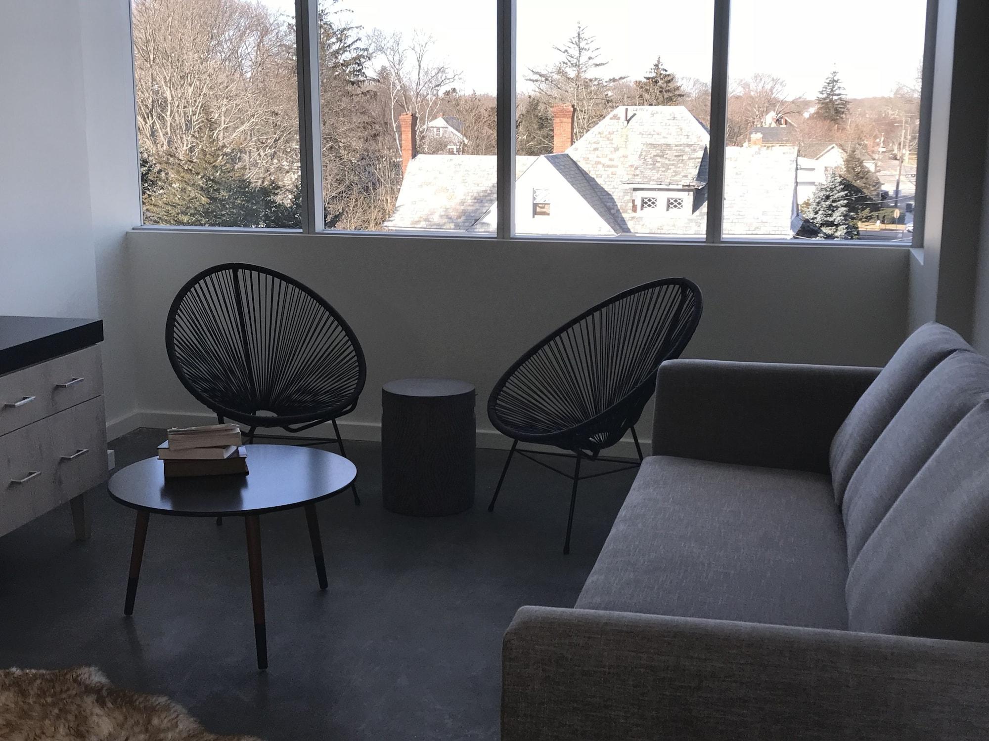 Deluxe King Suite