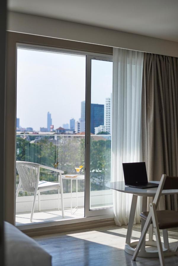 Studio Balcony