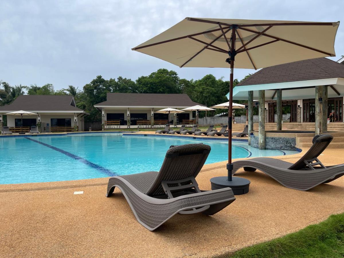 Deluxe Double or Twin Room Pool View