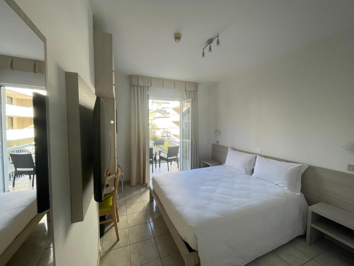 Double or Twin Room Balcony