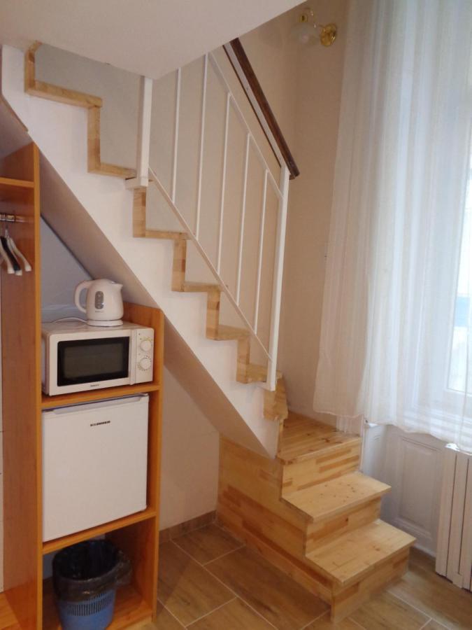 One-Bedroom Apartment,1770974405:JPEG