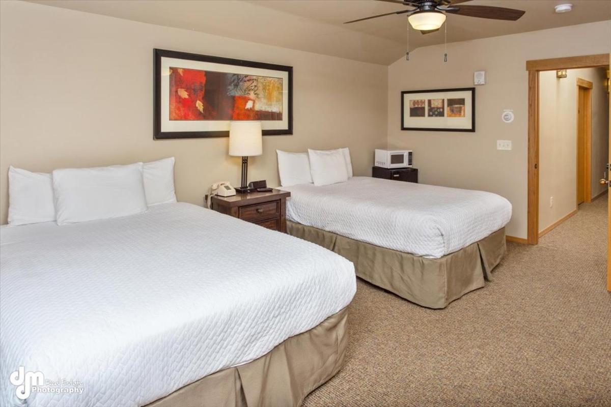 Queen Room Two Queen Beds