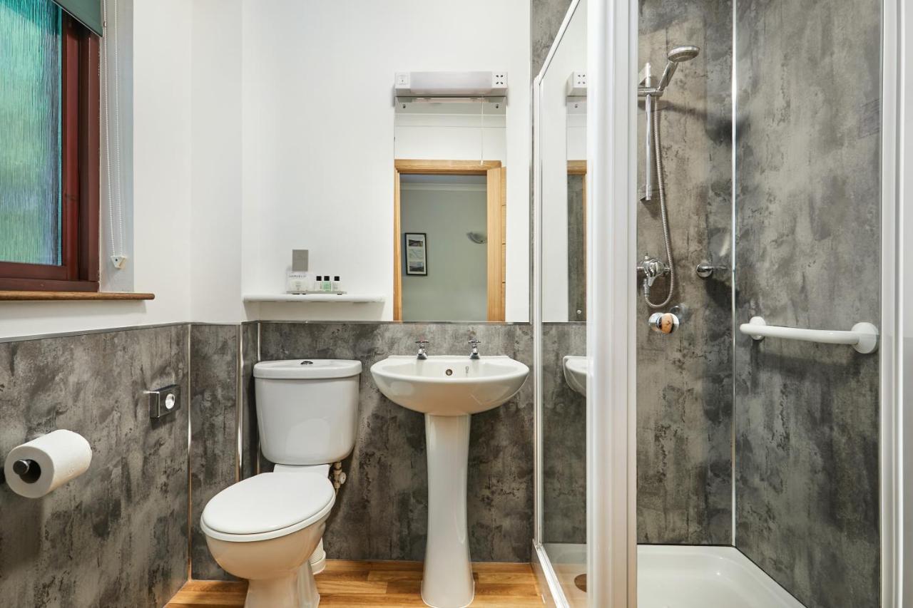 Twin Room with no Loch View