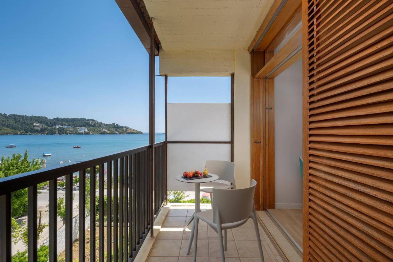 Standard Room Side sea view