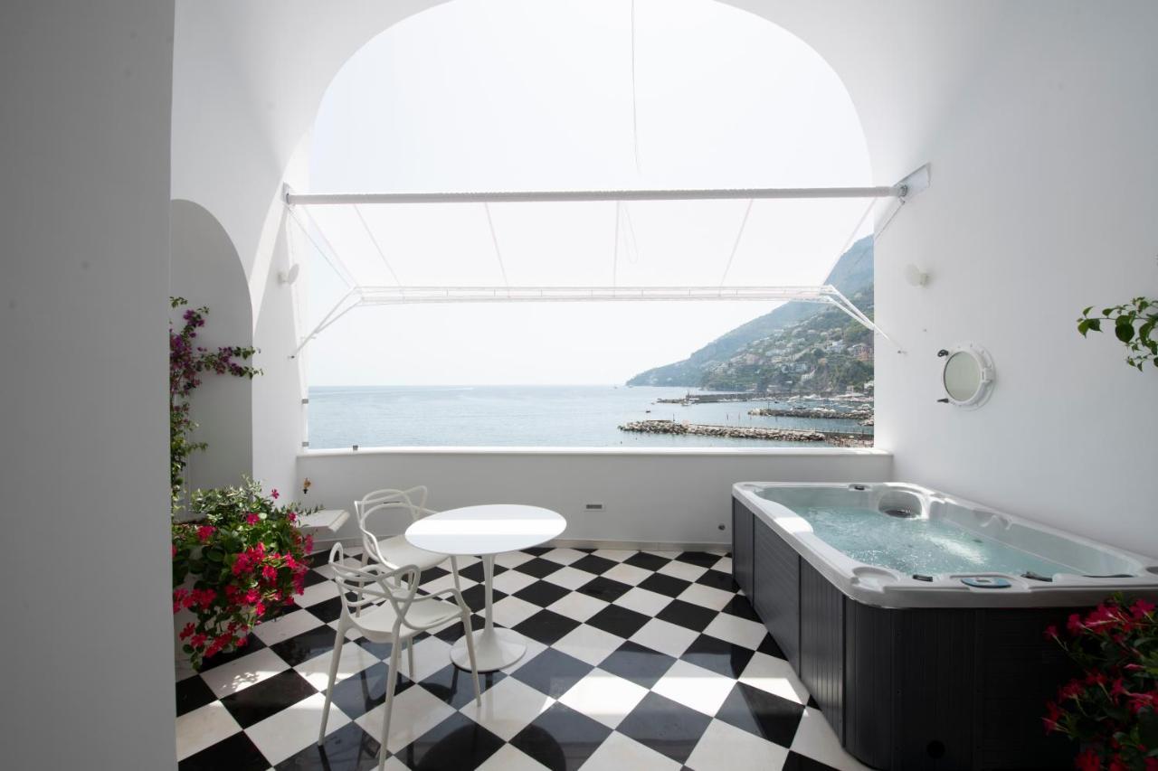 King Suite Spa Bath