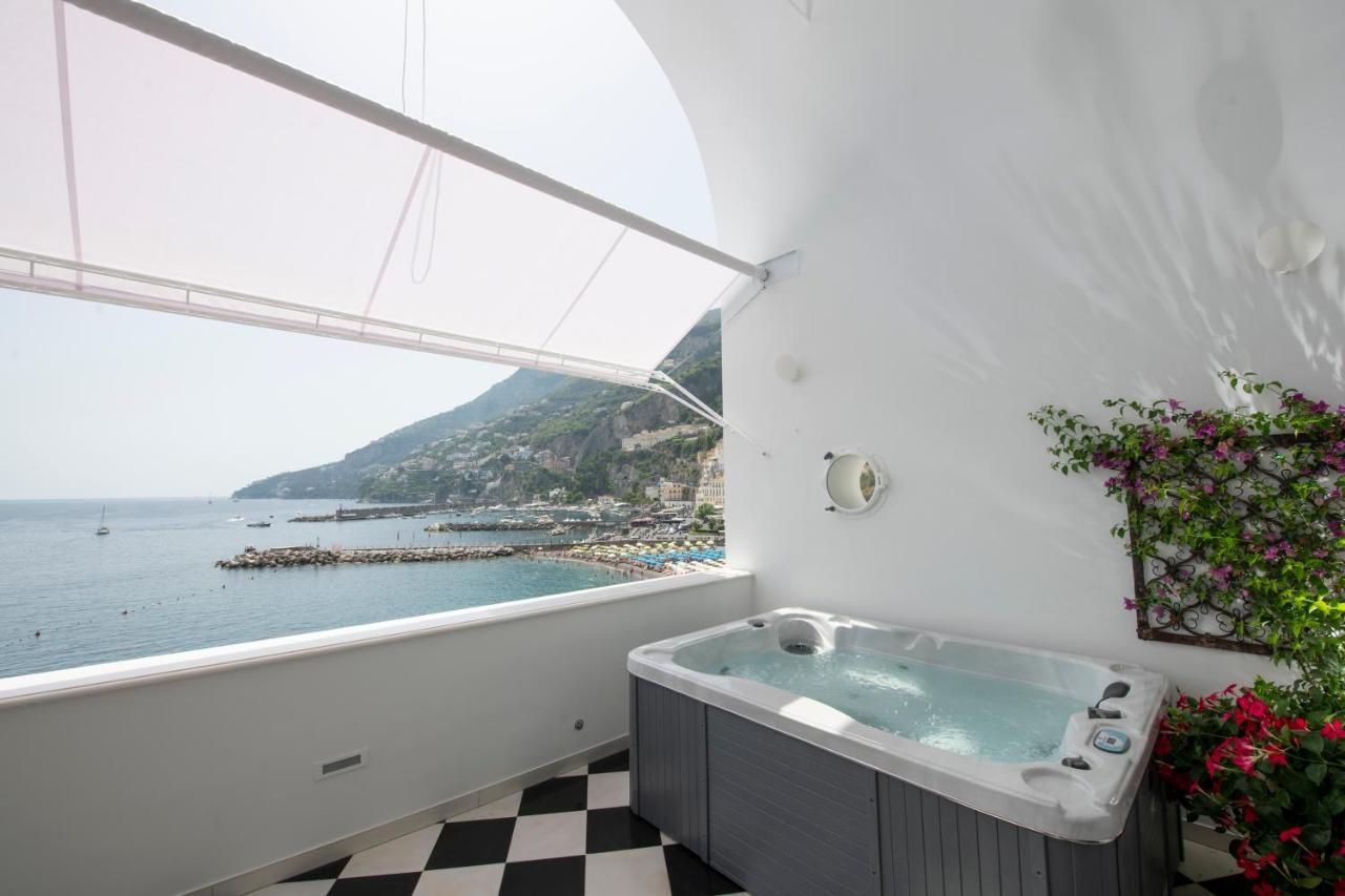 King Suite Spa Bath