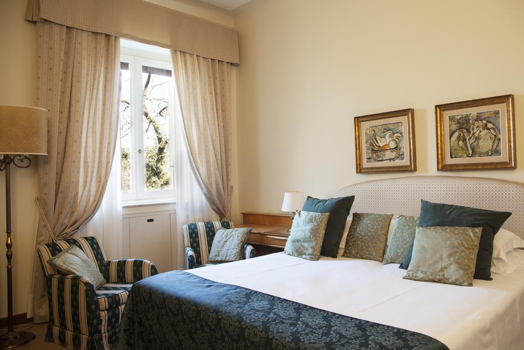 Quarto com Cama de Casal ou 2 de Solteiro - Anexo