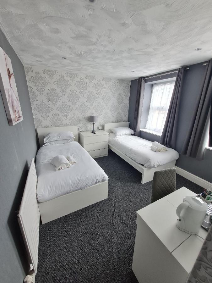 Twin Room,1252453477:JPEG