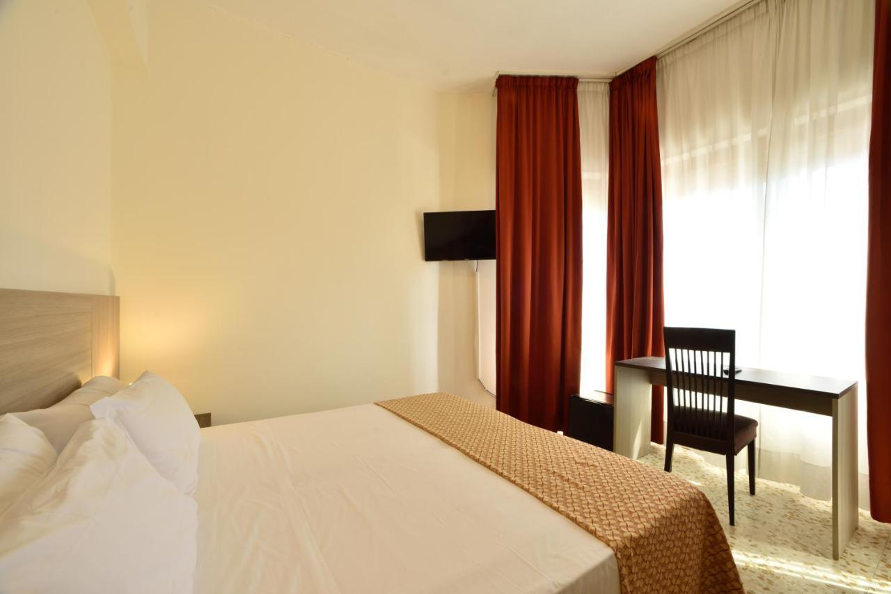 Deluxe Double or Twin Room,1504316050:JPEG
