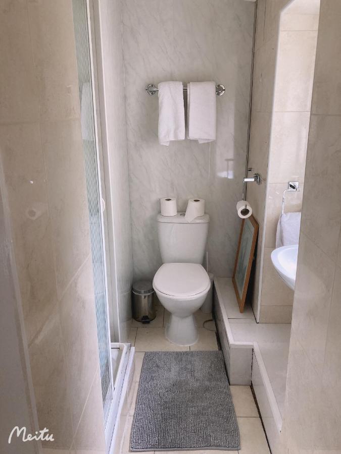Double Room Private Bathroom