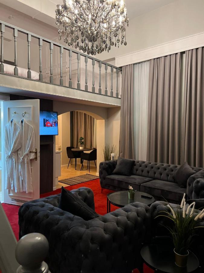 Suite with Balcony,1289365969:JPEG